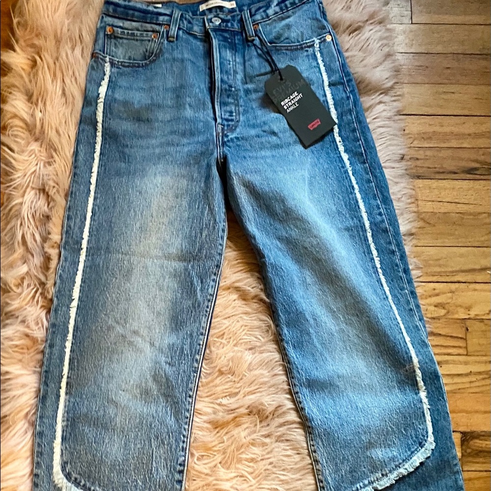 Levi jeans size 30 Ribcage straight! NWT